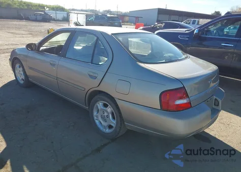 2000 Nissan Altima Gle/Gxe/Se z USA, uszkodzony, nr VIN 1N4DL01AXYC115110